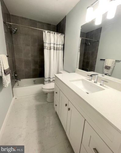 7623 Coddle Hbr Ln, Rockville MD 20854-3253 exterior