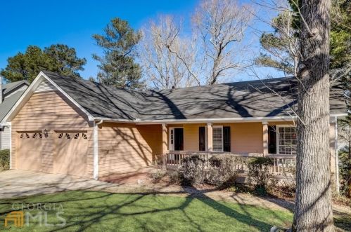 808 Stonemill Mnr, Lithonia GA 30058-8230 exterior