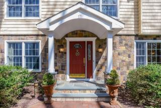 76 Deepdale Dr, Middletown, NJ 07748-3057