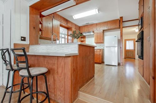 214 8 St, Irving TX 75060-5210 exterior