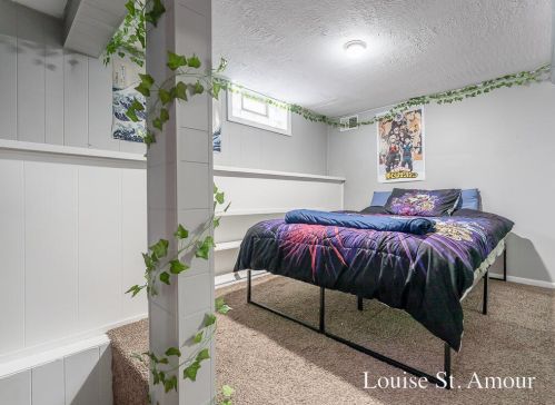 1020 Laketon Ave, Meskegon MI 49441-2969 exterior