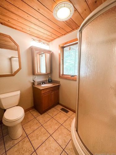 334 Ledge Rd, Killingly CT 06241-1910 exterior