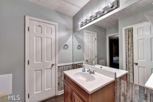 3241 Bunten Rd, Duluth GA 30096-3642 exterior