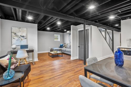 4647 Lawler Ave, Chicago IL  60638-2009 exterior