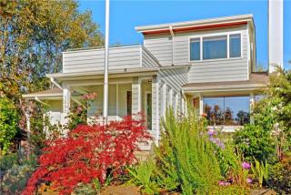 3850 32 Ave, Seattle WA  98199-1304 exterior