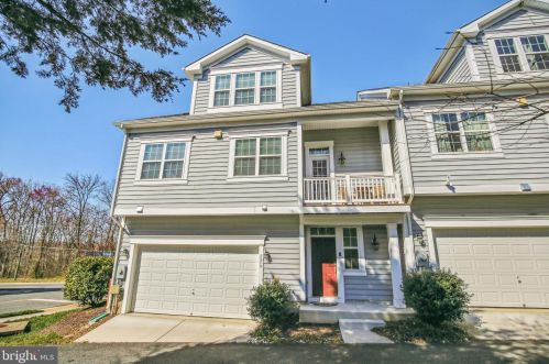 3570 Huntley Manor Ln, Alexandria VA  22306-5111 exterior