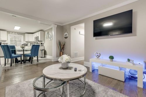 351 Fairburn Rd, Atlanta GA  30331-1653 exterior