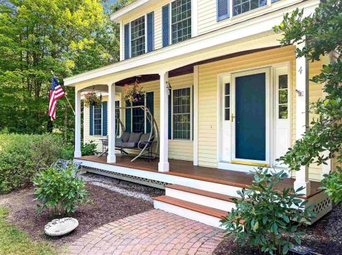 4 Fox Meadow Dr, Concord, NH 03304-3733