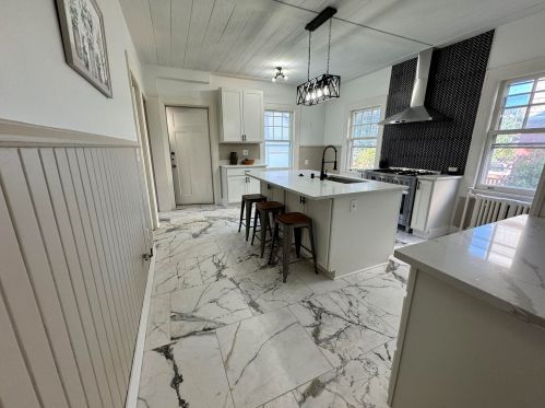 3225 Hackett Ave, Milwaukee WI 53211-3140 exterior