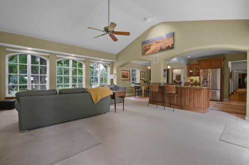 1 Spoede Ln, Saint Louis MO 63141-7763 exterior