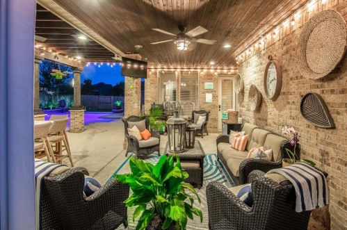 28418 Wild Mustang Ln, Fulshear TX 77441-2064 exterior