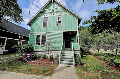 59 Hammond St, Providence, RI 02909-1232