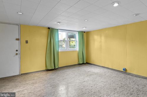 813 6 St, Philadelphia PA 19140-3327 exterior