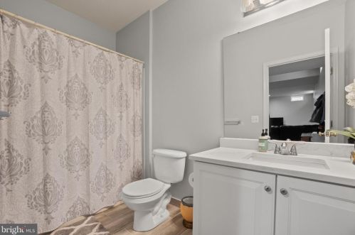 6802 Morning Brk Ter, Alexandria VA 22315-6117 exterior