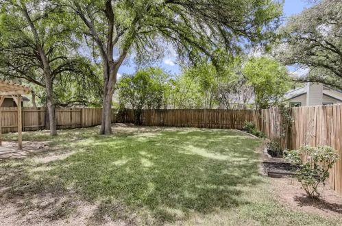 11506 Fence Post Trl, Austin TX 78750-1950 exterior