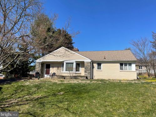 3144 Manor Rd, Huntingdon Valley, PA 19006-4138