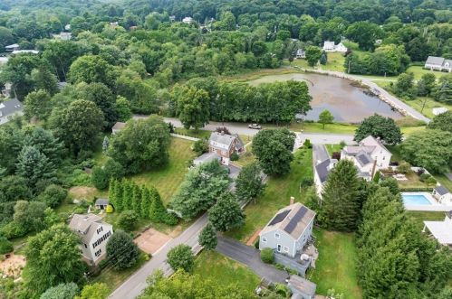 5 Bailey St, Canton, MA 02021-3904