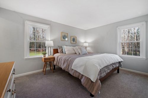 19 Laurel Dr, Concord NH  03304-4321 exterior