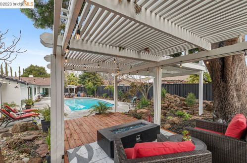 1735 Ancona Ct, Concord CA  94519-1524 exterior