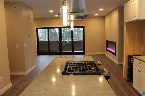 3631 London Rd, Duluth MN 55812-2125 exterior