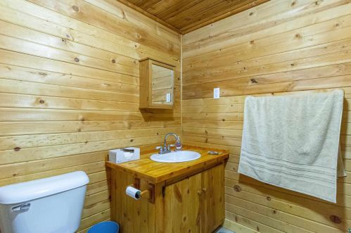 1607 Conan St, Ely MN 55731-1237 exterior