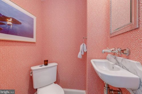 2924 N St, Washington DC 20005-5238 exterior