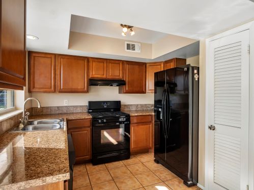 182 Selva Ct, Fort Pierce FL 34983-2020 exterior