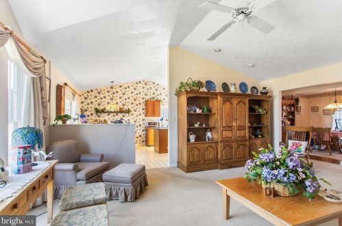 35 Wheaton Dr, Littlestown PA 17340-1354 exterior