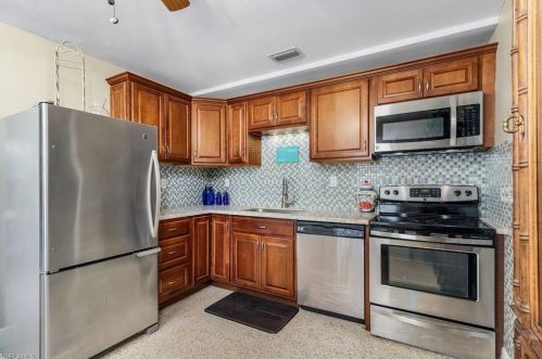 794 107 Ave, Naples FL 34108-1857 exterior