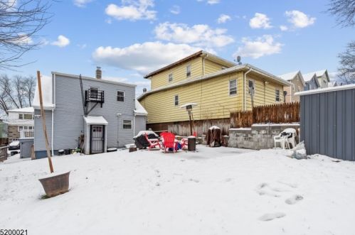 70 Lindsley Ave, Irvington NJ 07111-1749 exterior