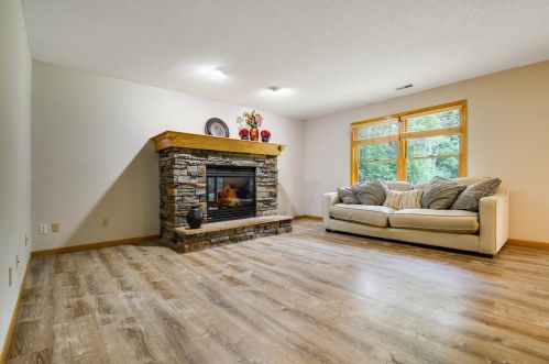 16 Baillon Ln, St Marys Point MN 55043-8714 exterior