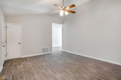 972 Timbervale Ln, Lithonia GA  30058-6010 exterior