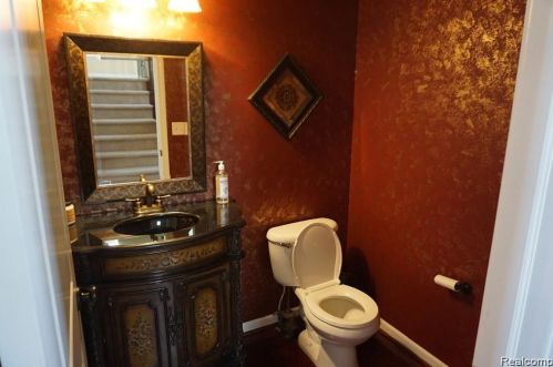 50282 Cavendish Dr, Macomb Township MI  48044-1128 exterior