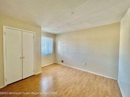 271 Clubhouse Dr, Middletown NJ 07748-1340 exterior