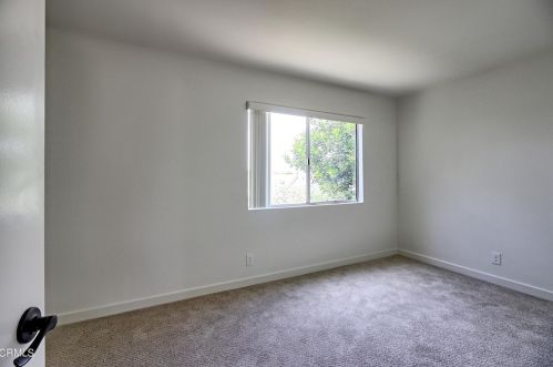 3131 Kelp Ln, Oxnard CA 93035-1665 exterior