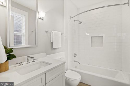 420 3rd St, Washington DC  20003-1930 exterior