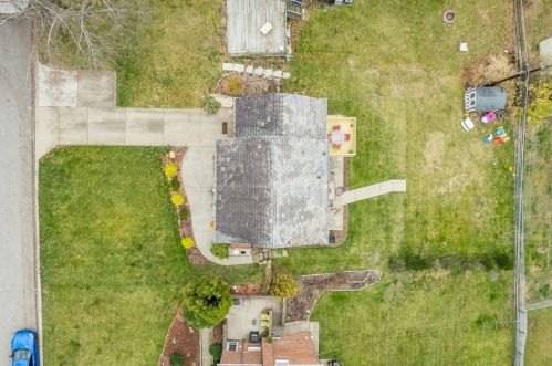 176 Columbia Dr, Pittsburgh PA 15236-4429 exterior