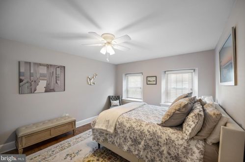 5 Lexington Ave, Pittsburgh PA 15215-3218 exterior