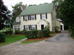 2081 Beacon St, Newton, MA 02468-1458