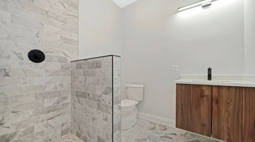 1837 Mozart St, Chicago IL 60647-5111 exterior