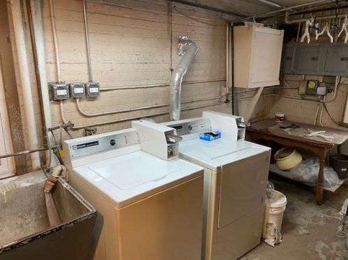 4624 Central Ave, Chicago IL 60630-3306 exterior