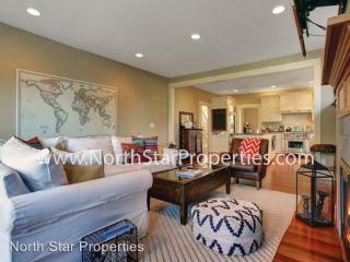 5426 32nd Pl, Portland OR  97211-6838 exterior