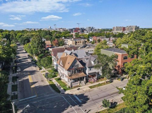 422 Baldwin St, Madison WI 53703-1746 exterior