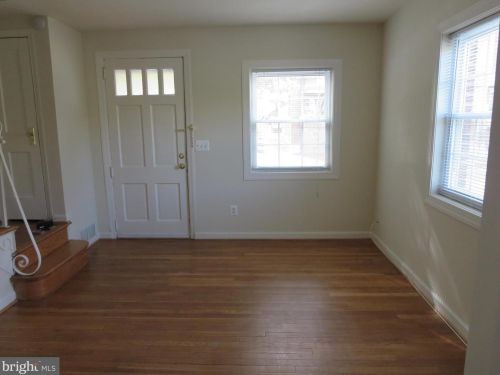 1739 Cameron St, Alexandria, VA 22314-2706