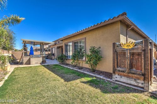 2562 Lantana Dr, Chandler AZ 85286-2446 exterior