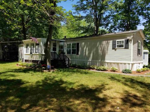 6 Hoover Cir, Concord, NH 03307-0922