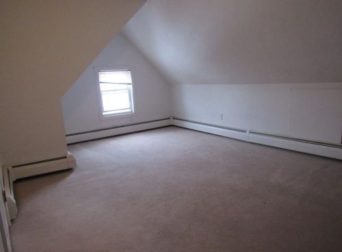 2 Highland St, Woburn MA 01801-5125 exterior