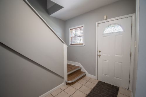 1352 Parkside Ave, Chicago, IL 60651-1110