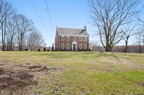 616 Poquonock Ave, Windsor CT  06095-2204 exterior