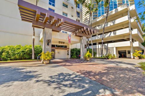 469 Ena Rd, Honolulu HI  96815-1749 exterior